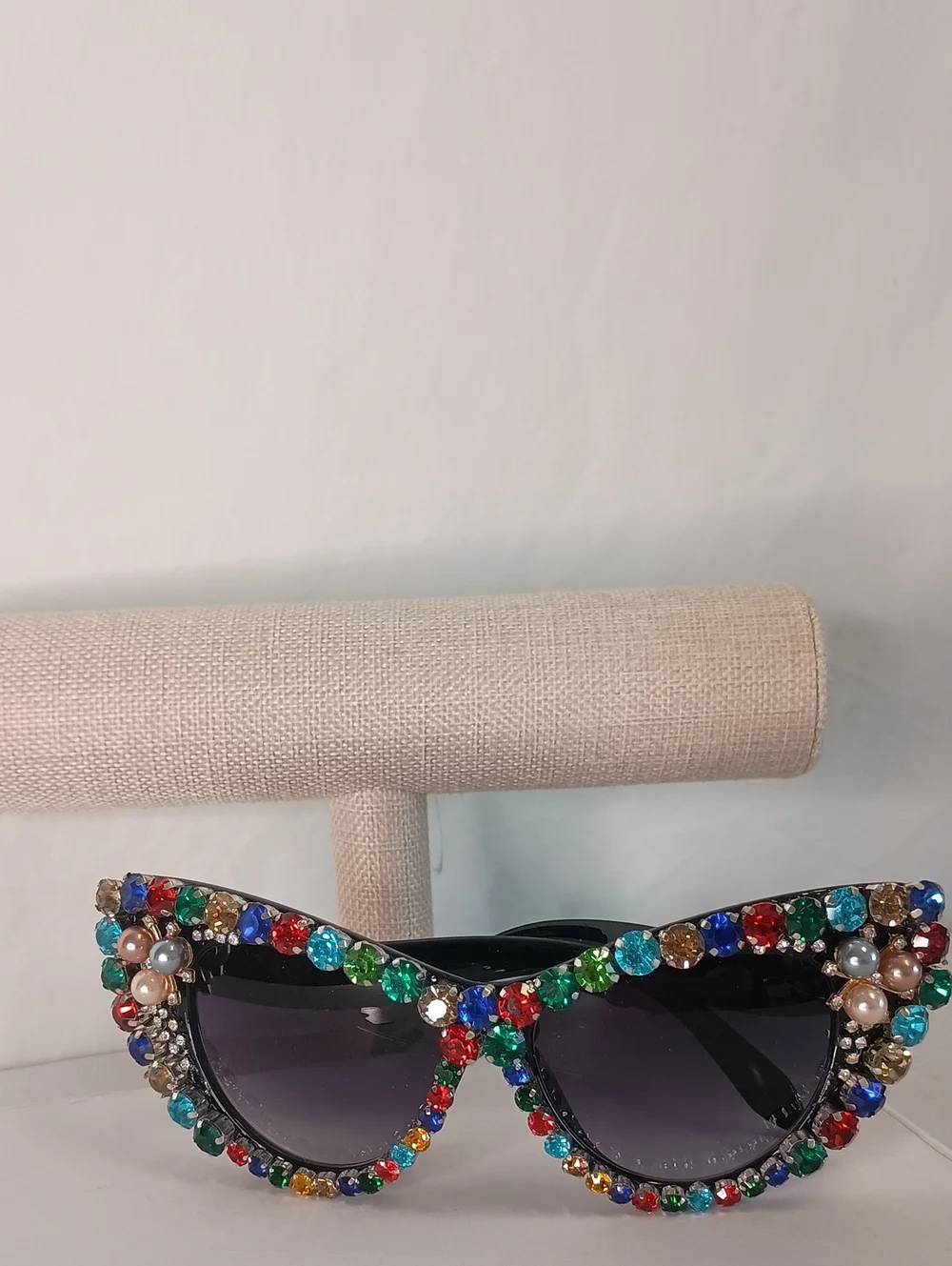 Women's vintage-style, oversized cat-eye sunglasses